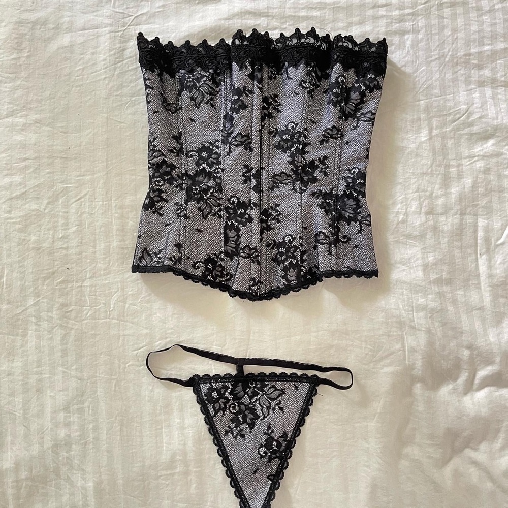 ❌ SOLD ELSEWHERE ‼️ Lace corset